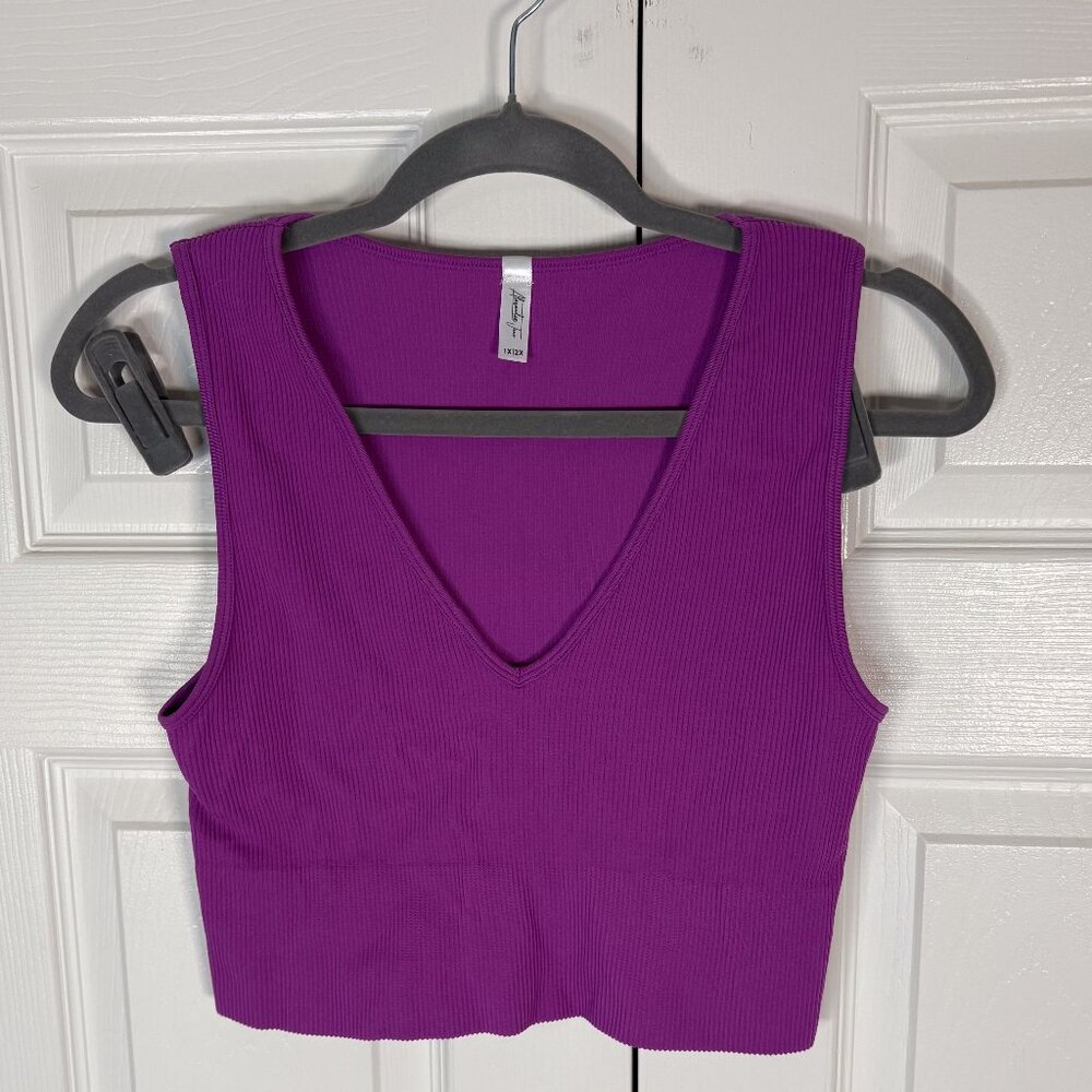 Alexander Jane Purple Ribbed V-Neck Crop Tank Top 1X/2X — Plus Size Stretchy Lou